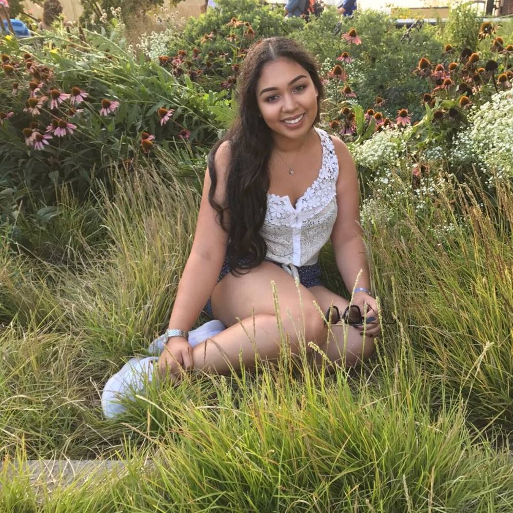 Meet your Posher, Mikhaila